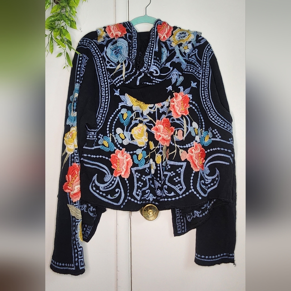 ✨ Johnny Was Embroidered Hoodie Sweater ✨